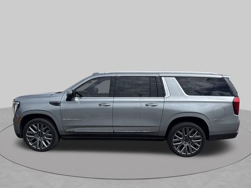 Used 2025 GMC Yukon XL Denali Ultimate AWD/4WD image 5