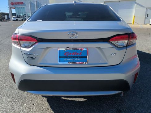 Used 2021 Toyota Corolla LE image 14