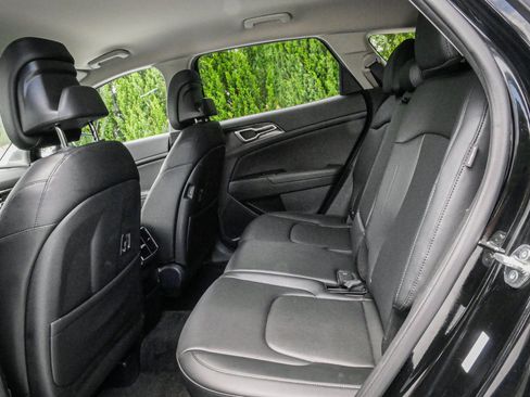 Used 2024 Kia Sportage EX FWD image 30
