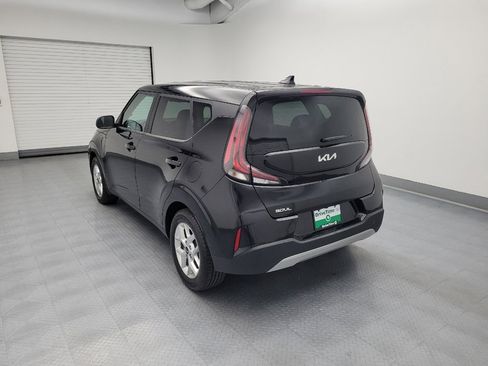 Used 2023 Kia Soul LX w/ LX Technology Package FWD image 5
