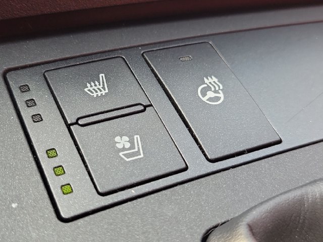 Used 2023 Lexus IS 350 F Sport w/ Memory Package RWD image 32