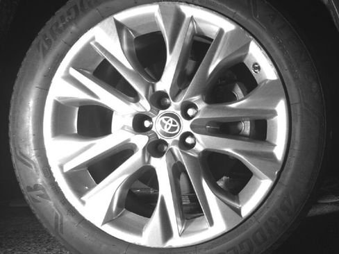 Used 2023 Toyota Highlander Limited image 10