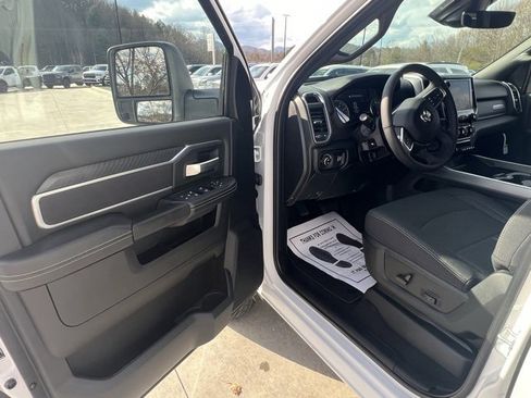 Used 2025 RAM 3500 Big Horn image 10