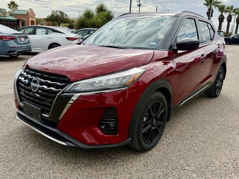Certified 2024 Nissan Kicks SR image 3