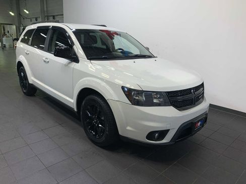 Used 2019 Dodge Journey SE w/ Connectivity Group image 2