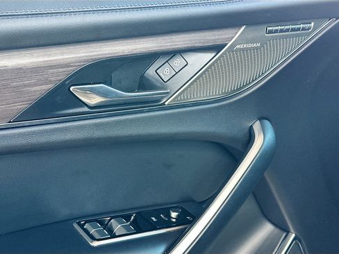 Used 2023 Jaguar F-PACE S image 18