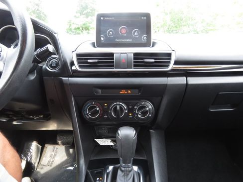Used 2016 MAZDA MAZDA3 i Sport w/ Preferred Equipment Package FWD image 26