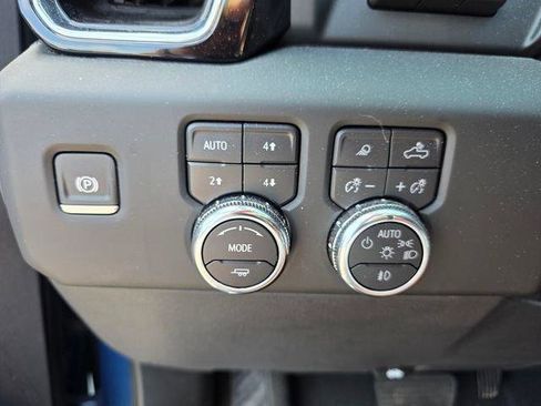 Used 2024 GMC Sierra 1500 Denali w/ Technology Package AWD/4WD image 28