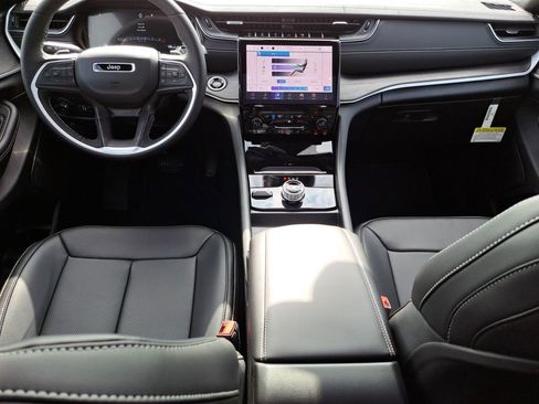 New 2025 Jeep Grand Cherokee L Limited w/ Luxury Tech Group II image 13