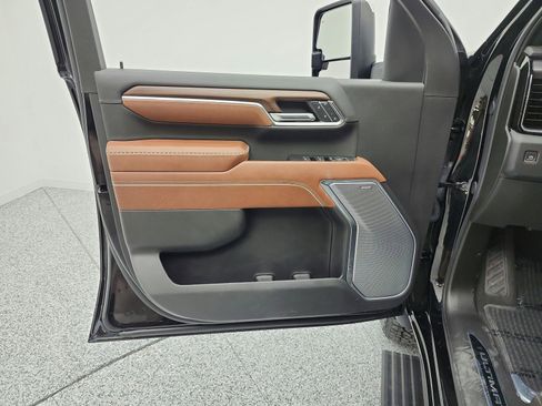 Used 2024 GMC Sierra 3500 Denali Ultimate image 15