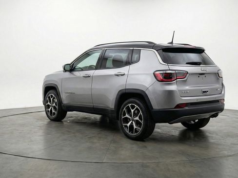Used 2025 Jeep Compass Limited image 6