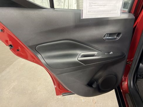 Used 2019 Nissan Kicks SR w/ SR Premium Package FWD image 15