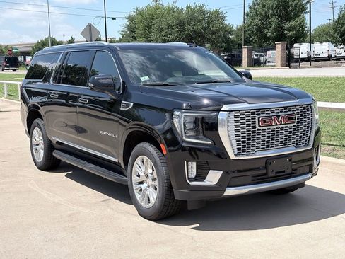 Used 2024 GMC Yukon XL Denali AWD/4WD image 1