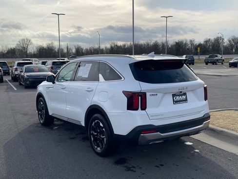 Certified 2025 Kia Sorento S w/ Panoramic Sunroof Package image 5