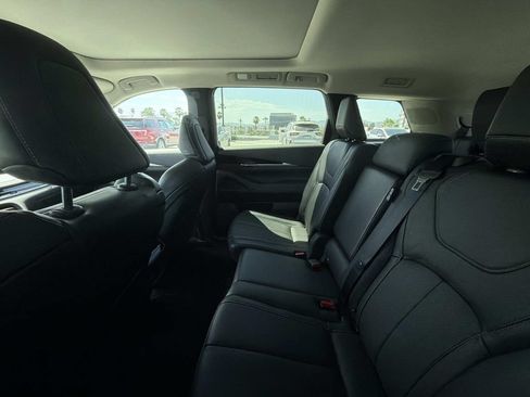 Used 2023 INFINITI QX60 Pure FWD image 11