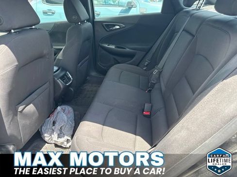 Used 2017 Chevrolet Malibu LT FWD image 10
