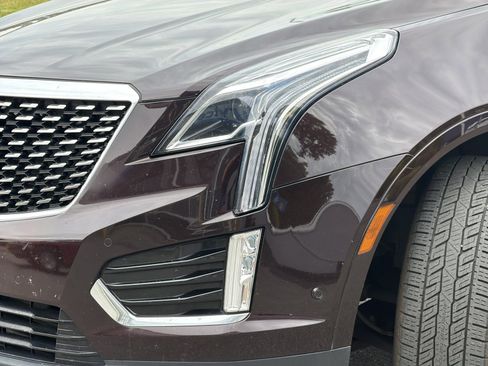 Used 2021 Cadillac XT5 Premium Luxury FWD image 8