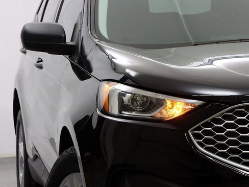 Used 2024 Ford Edge SE image 4