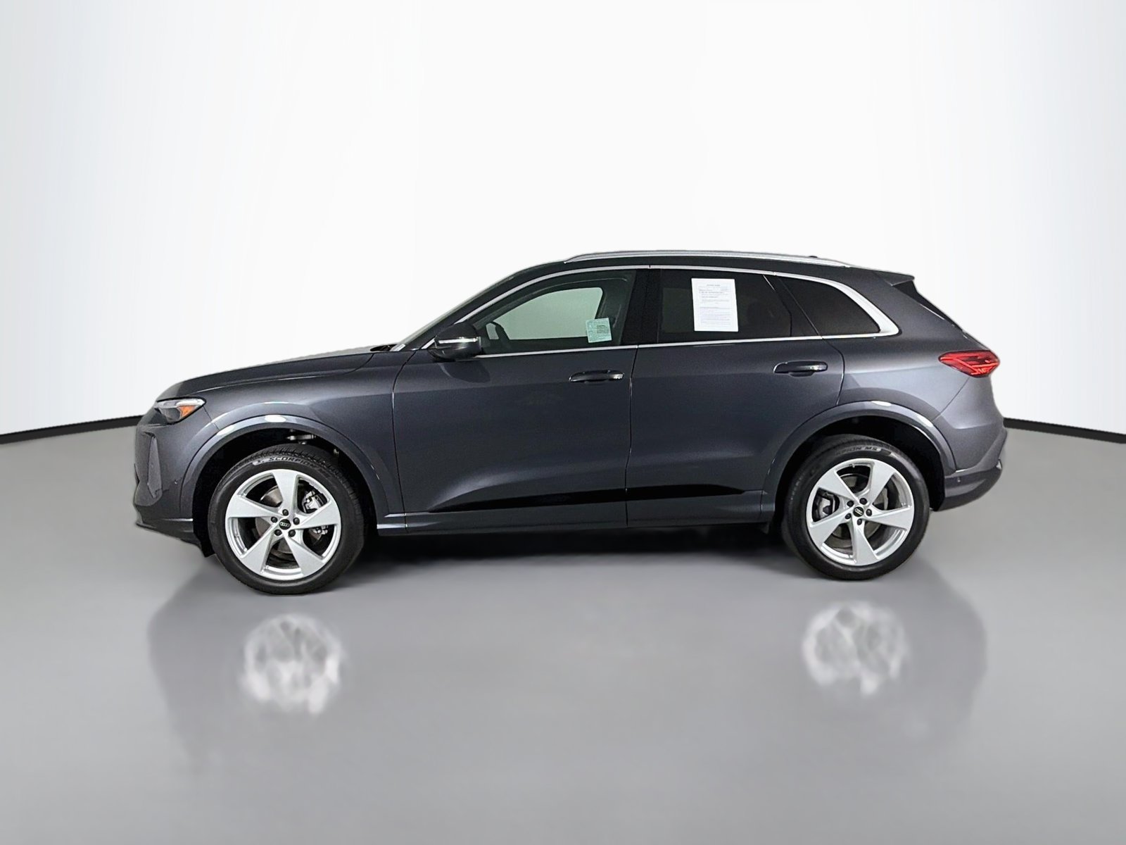 Certified 2026 Audi Q5 Premium Plus AWD/4WD image 4