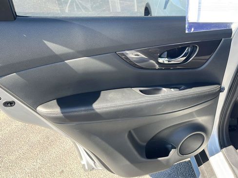 Used 2019 Nissan Rogue SV w/ Premium Package AWD/4WD image 20