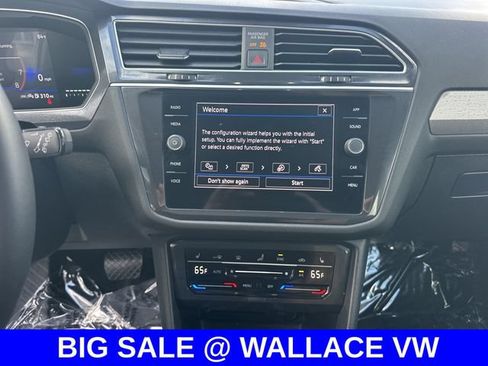 Certified 2024 Volkswagen Tiguan SE FWD image 21