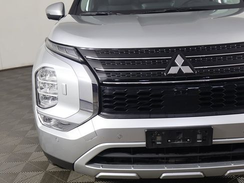 Used 2024 Mitsubishi Outlander SE image 14