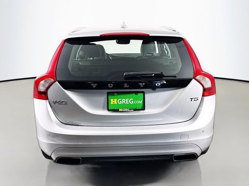 Used 2016 Volvo V60 T5 Platinum w/ Climate Package FWD image 8