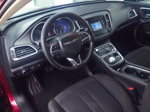Used 2015 Chrysler 200 Limited w/ Convenience Group image 7