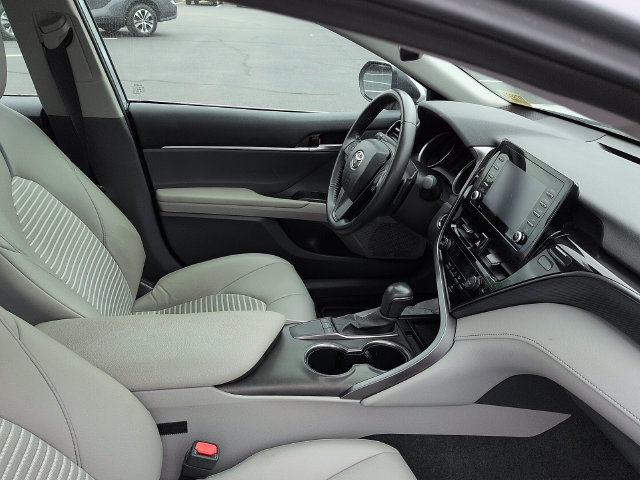 Used 2024 Toyota Camry SE w/ Convenience Package FWD image 10