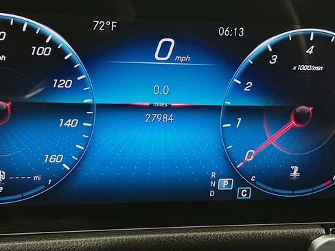 Used 2023 Mercedes-Benz GLB 250 4MATIC image 9