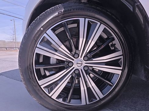 Used 2023 Volvo XC60 B5 Plus w/ Climate Package image 37