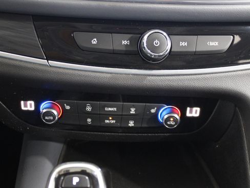 Used 2021 Buick Enclave Essence FWD image 15