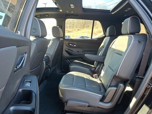 Used 2023 Chevrolet Traverse Premier w/ Redline Edition image 10