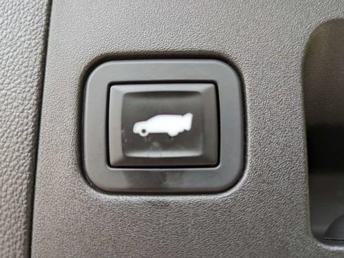 Used 2018 Cadillac XT5 Platinum AWD/4WD image 14
