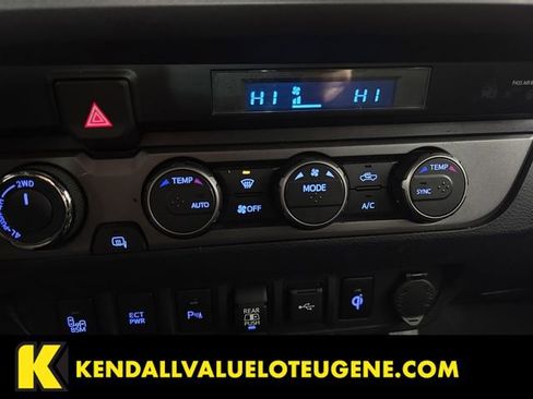 Used 2021 Toyota Tacoma TRD Off-Road w/ Technology Package image 17