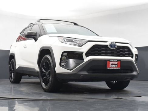 Used 2020 Toyota RAV4 XLE w/ XLE Grade Weather Package AWD/4WD image 30
