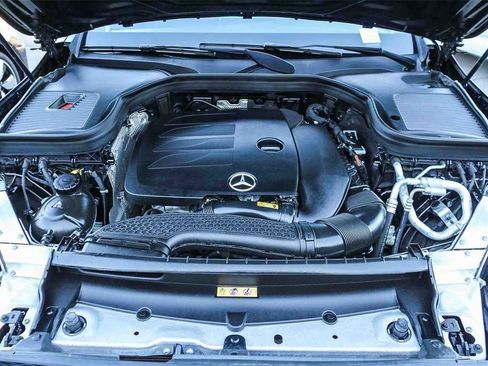 Used 2021 Mercedes-Benz GLC 300 image 26