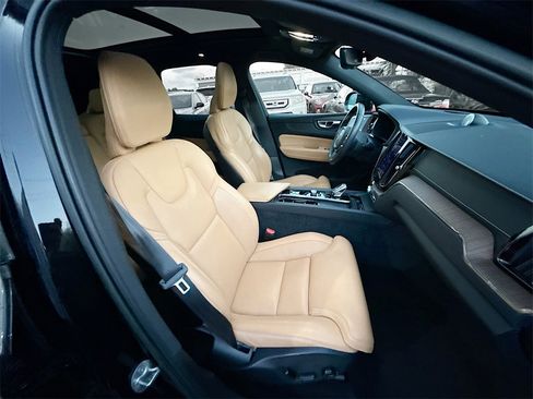 Used 2022 Volvo XC60 B6 Inscription w/ Advanced Package image 33