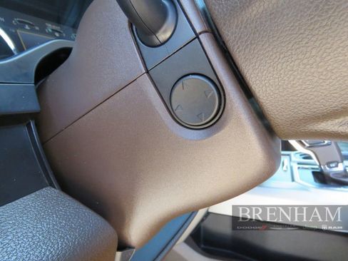 Used 2017 Ford F150 King Ranch w/ Equipment Group 601A Luxury image 17