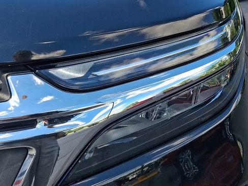 Used 2024 Chevrolet Equinox LT AWD/4WD image 9