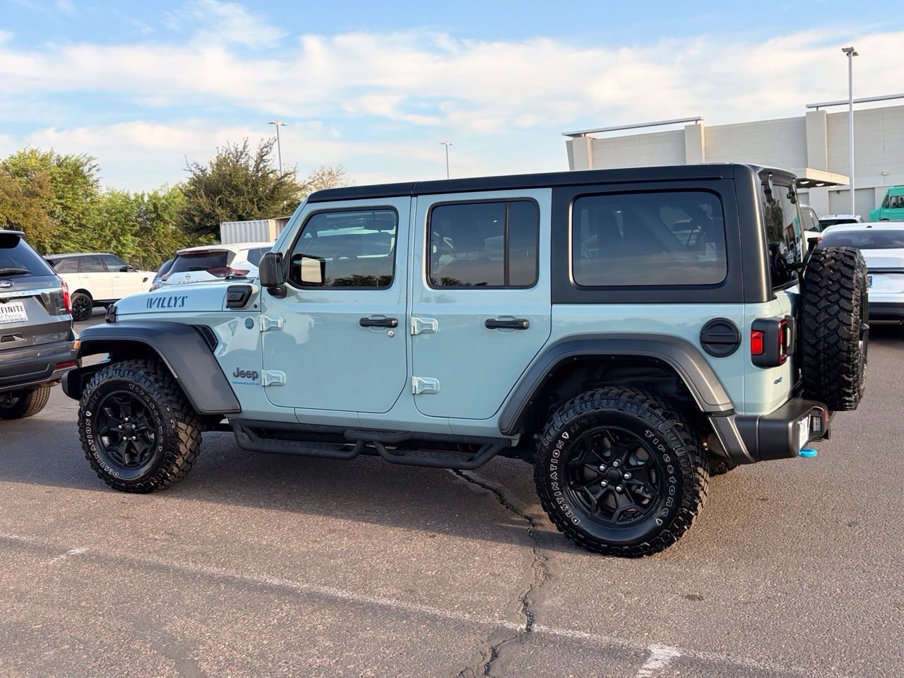 Used 2023 Jeep Wrangler Unlimited AWD/4WD image 7