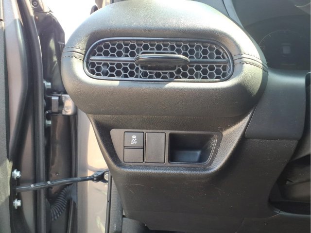 Used 2023 Honda HR-V LX image 14