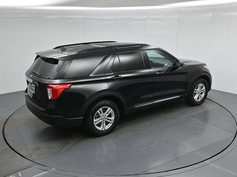 Certified 2023 Ford Explorer XLT RWD image 39