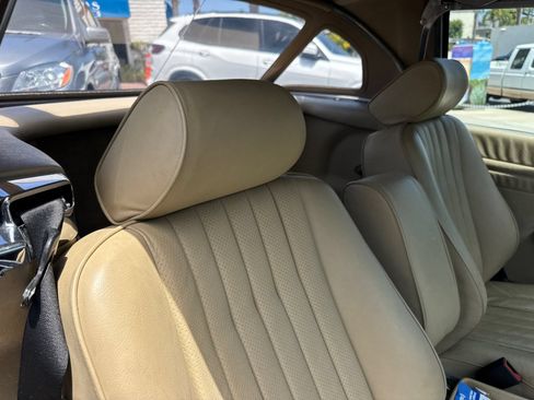 Used 1988 Mercedes-Benz 560 SL image 10