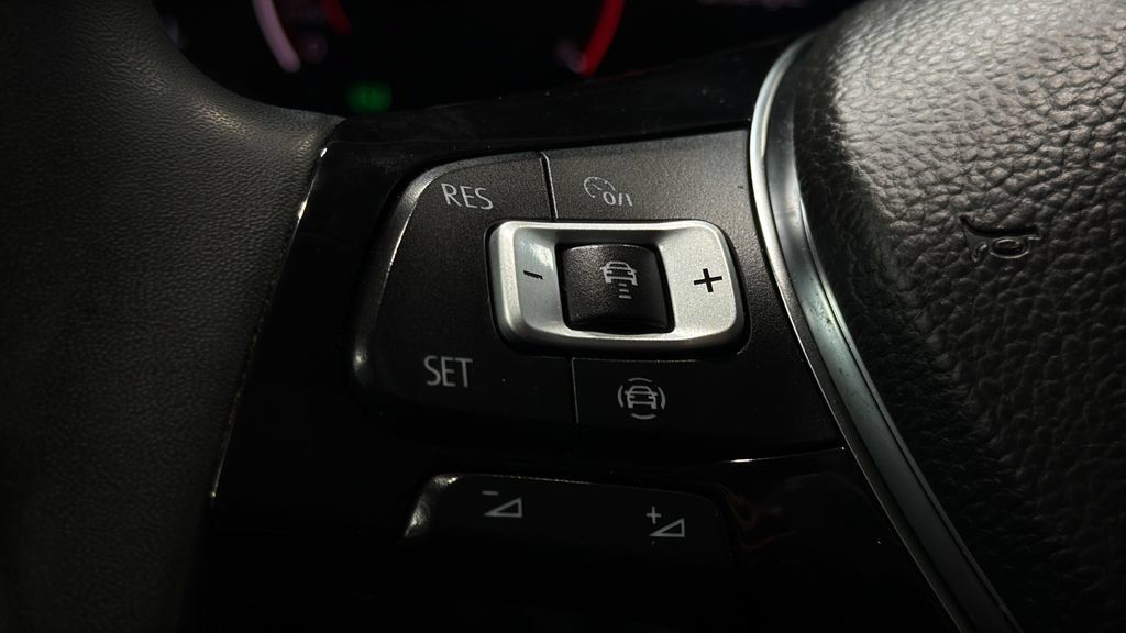Used 2021 Volkswagen Jetta SEL FWD image 24