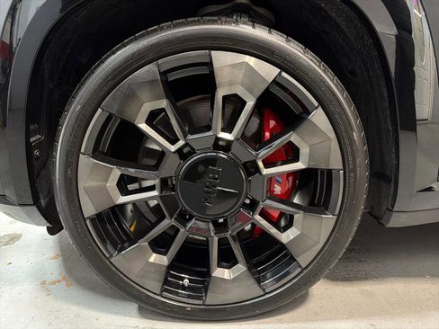 Used 2024 BMW XM w/ M Driver's Package image 12