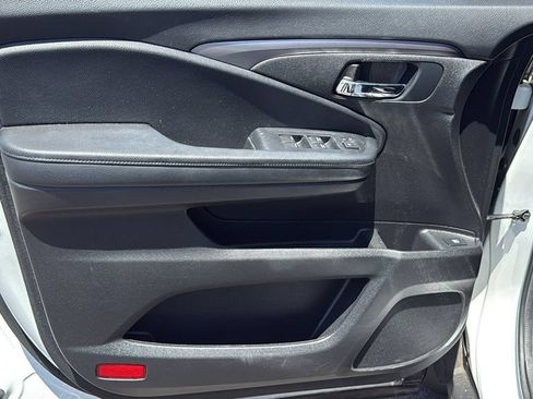 Used 2021 Honda Pilot EX image 5