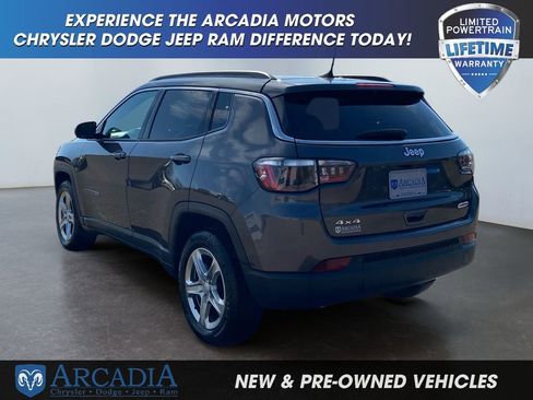 Used 2024 Jeep Compass Latitude image 3