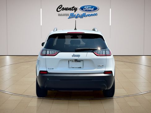 Used 2019 Jeep Cherokee Latitude w/ Popular Appearance Group FWD image 4