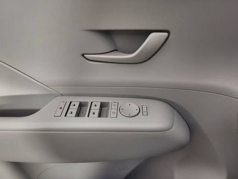 Certified 2025 Hyundai Kona SE AWD/4WD image 10